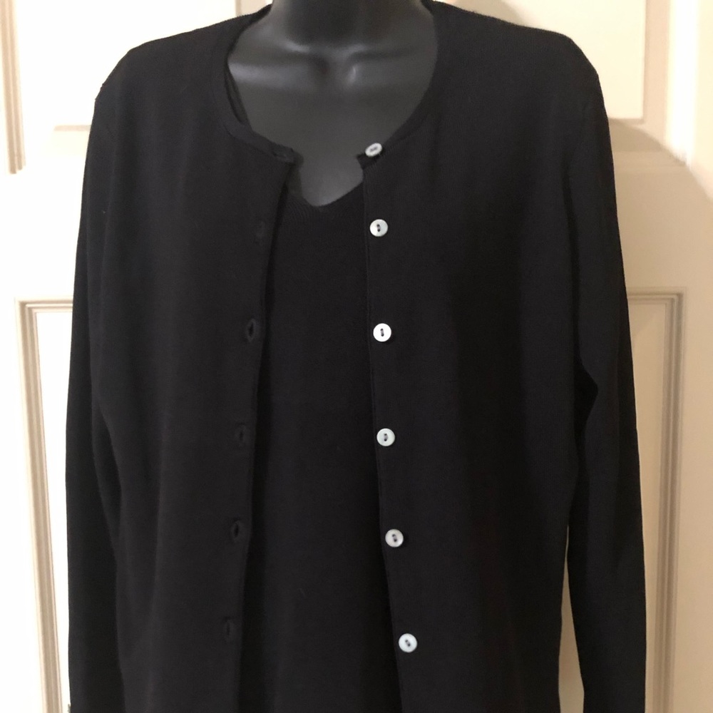 Worthington Black Twin Set